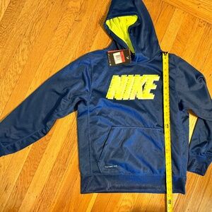 Nike Youth Therma-Fit hoody Brand New w tags jacket size L